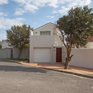 20 Belladonna Avenue Vredehoek Cape Town